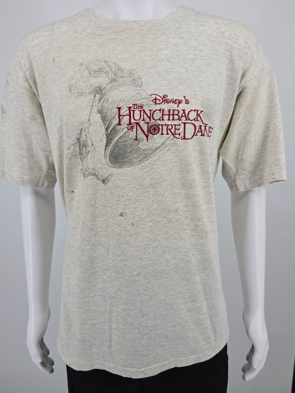 Vintage 1990s Disney's The Hunchback of Notre Dame Embroidered T-Shirt (XL)